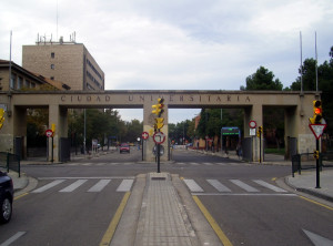 Entrada de la Universidad de Zaragoza. 