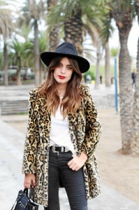 Dulceida viste un look animal print, estampado que continua en tendencia este año. / Foto: Dulceida.com.