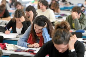 El sector sanitario y el educativo ofertan 361 plazas de empleo público.