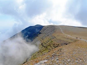 Nubes rodeando la Cumbre de San Juan