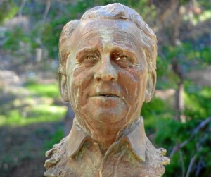 Busto de Paco Martínez Soria en el Parque José Antonio Labordeta.