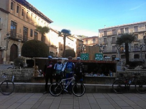 Los cuatro participante de la primera etapa de esta iniciativa solidaria que tuvo lugar el día de Nochebuena / Foto: Club Ciclista Darocense