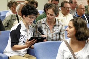 Los lectores podrán elegir hasta el 15 de enero los dos primeros títulos que se harán accesible en las líneas educativas y de ocio / Foto: FEAPS