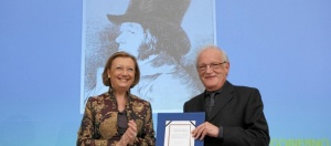 Antonio Bayo recoge el Premio Aragón Goya 2014.