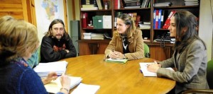 La directora general de Vivienda se reúne con Stop Desahucios para explicar las nuevas medidas