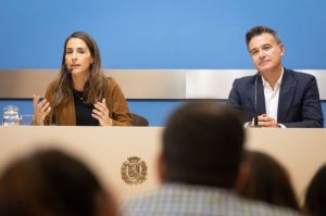 Comparecencia de los consejeros María Navarro y Víctor Serrano tras la reunión del Gobierno de Zaragoza.