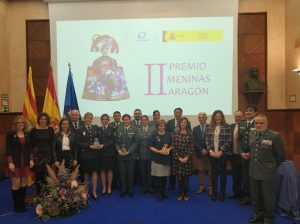 Foto de familia de los galardonados con los II Premios Meninas.