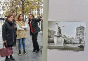 La exposición documental sobre la evolución de Zaragoza puede visitarse en el Paseo Independencia.