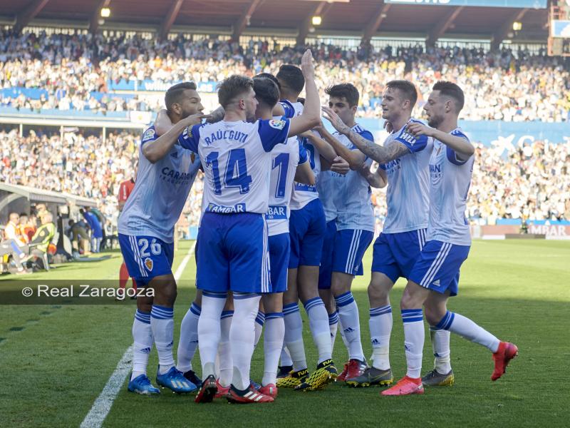 El Real Zaragoza brilla ante el Deportivo (3-1)