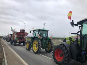 Tractorada en Zaragoza para reivindicar precios y políticas agrarias justas