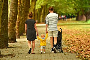 ¿Por qué hay tanta gente en la calle cuando salgo a pasear?