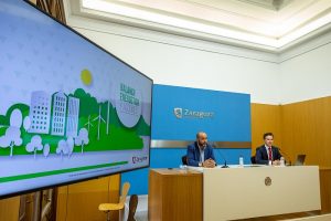 Zaragoza plantea colocar placas solares en los edificios municipales