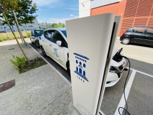 Crean una estación de recarga de vehículos eléctricos con energía fotovoltaica