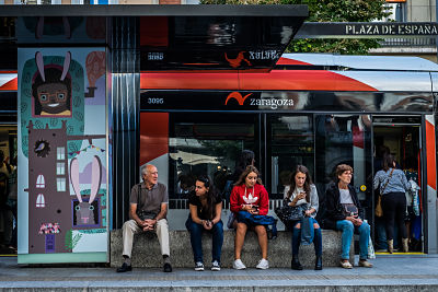 El servicio de autobús urbano y tranvía de Zaragoza se adapta a la demanda de usuarios