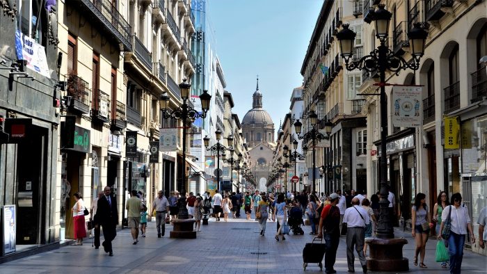 Detienen a tres autores de un robo con arma blanca en el centro de Zaragoza