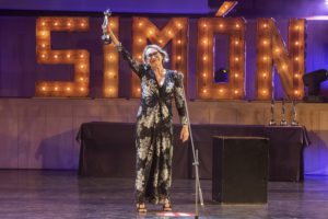 Luisa Gavasa alza su Premio Simón de Honor en el Auditorio de Zaragoza