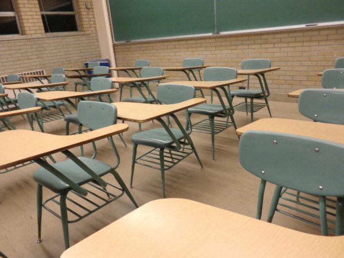 Las primeras aulas cerradas por covid-19 en Aragón comienzan a reabrir