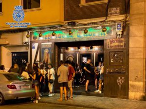 Sancionadas más de 40 personas por incumplir las medidas sanitarias en un bar y una peña