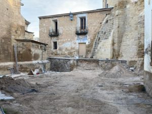 Caspe restaura el Jardín Norte de la Colegiata y el Patio de Armas del Castillo