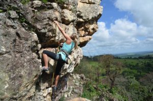 Cómo prevenir lesiones si practicas escalada