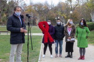 Zaragoza homenajea a los fallecidos de sida y a quienes luchan contra ella