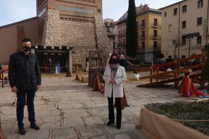 El uso de maniquíes salva el Belén Gigante de Teruel