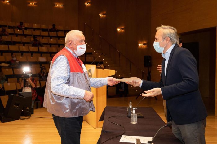 Zaragoza entrega los diplomas de los cursos de formación a 80 voluntarios