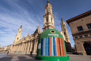 Instalan en la Plaza del Pilar el contenedor más grande del mundo