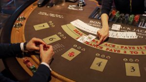 6 trucos para que ganes jugando al blackjack online