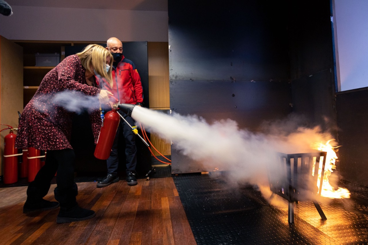 2021-11-18 Escuela de Bomberos - extintor