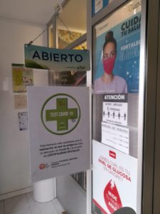 2021-11-30 Cartel farmacia COVID