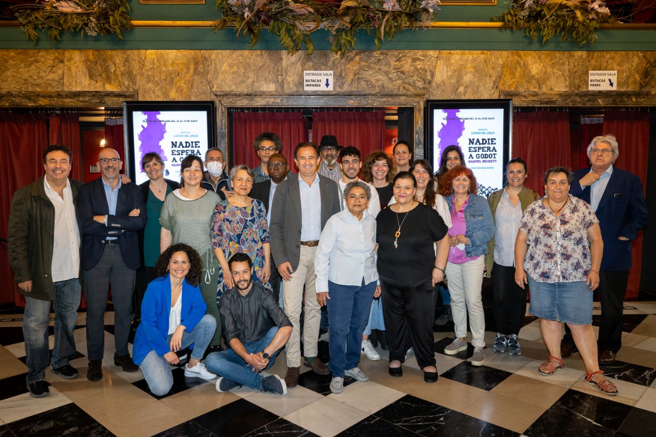 2022-05-11 Elenco obra en Teatro del Mercado