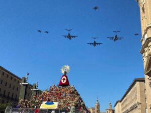 2022-10-12 Ofrendas 2022 - Virgen del Pilar - Sobrevuelo Fuerza Armada