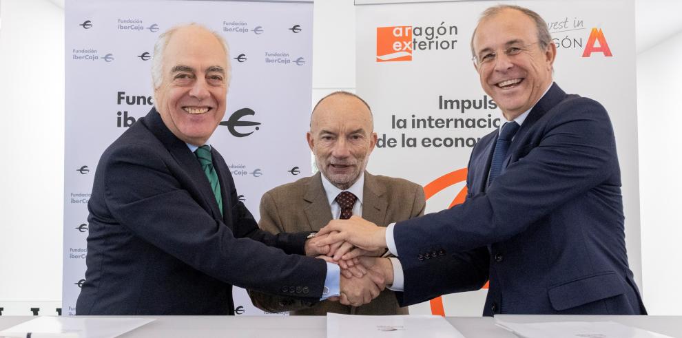 2023-02-09 AREX junto a Ibercaja Banco y Fundación Ibercaja firman convenio para apoyar la exportación