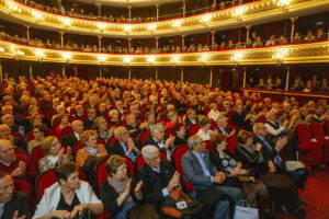 2023-03-01 homenaje a parejas con 50 años de convivencia